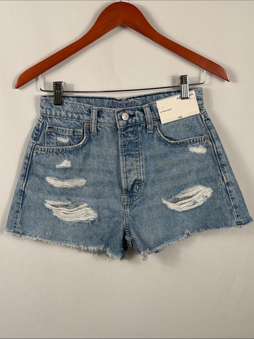 Arizona NWT Button Fly Distressed High-Rise Denim Shorts. Womens Size 5